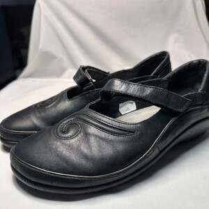 NAOT Footwear Women's Matai Maryjane Black Lthr 10-10.5 M US :‎